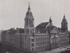 المحكمة الإقليمية في Neue Friedrich-Strasse (b / w photo) بواسطة مصور فوتوغرافي ألماني