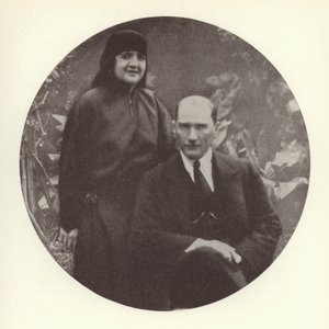 مصطفى كمال أتاتورك ، رئيس تركيا ، وزوجته لطيفة أوساكليجيل (b / w photo)