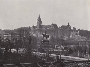 بوتسدام ، مدرسة الحرب والنصب التذكاري للقيصر فيلهلم ديس غروسن (صورة b / w) بواسطة مصور فوتوغرافي ألماني