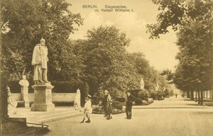 Siegesallee and statue of Kaiser Wilhelm I, Berlin (b/w photo) بواسطة مصور فوتوغرافي ألماني
