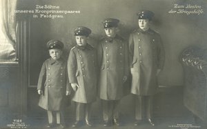 The sons of Crown Prince Wilhelm of Germany in military uniform (b/w photo) بواسطة مصور فوتوغرافي ألماني