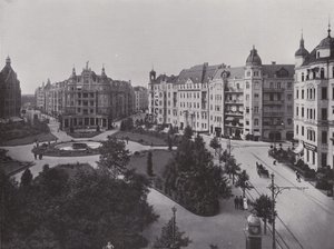 Viktoria Luise-Platz (b/w photo) بواسطة مصور فوتوغرافي ألماني