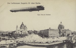 Zeppelin LZ III تحلق فوق برلين (صورة b / w) بواسطة مصور فوتوغرافي ألماني