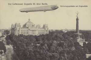 Zeppelin LZ III تحلق فوق برلين (صورة b / w) بواسطة مصور فوتوغرافي ألماني