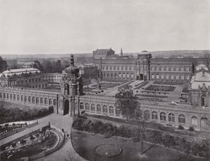Zwinger ، Totalansicht (صورة b / w) بواسطة مصور فوتوغرافي ألماني