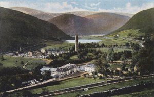 أيرلندا: Glendalough ، County Wicklow (صورة ملونة) بواسطة المصور الأيرلندي