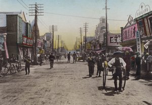 Japan, c.1912: Theatre Street, Yokohama (photo) بواسطة مصور فوتوغرافي ياباني