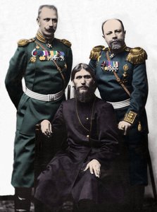 غريغوري (غريغوري) ليفيموفيتش نوفيك ، المعروف باسم راسبوتين (راسبوتين) (1869-1916) مع النقيب فون لومان ، والأمير العقيد بوتاتين. (من اليسار إلى اليمين: الأمير ميخائيل بوتاتين ، وغريغوري راسبوتين ، والعقيد دي لومان) بواسطة مصور روسي