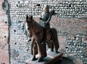 تمثال الفروسية لـ Cangrande I della Scala ، Castelvecchio ، فيرونا ، فينيتو ، إيطاليا