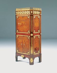 Louis XV secretaire a abattant (ormolu mount kingwood، amaranth & marquetry)