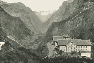 الوادي والفندق ، ستالهايم ، النرويج ، 1895. بواسطة شركة بولتون وشركاه