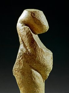 عصور ما قبل التاريخ: تمثال لامرأة Gravettian من موقع Kostenki (فورونيج أوبلاست). 30000-25000 ق.م. العصر الحجري القديم الأعلى ، العصر الحجري. سانت بطرسبرغ ، متحف بيتر العظيم للأنثروبولوجيا والإثنوغرافيا ، روسيا بواسطة عصور ما قبل التاريخ