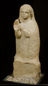لوحة جنائزية على شكل تمثال صغير ، القرنين الرابع والثالث قبل الميلاد (الحجر الجيري) بواسطة بونيقية بونيقية