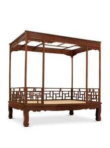 سرير Huanghuali بستة أعمدة ، أسرة Jiazichuang Qing (الخشب) (انظر أيضًا 469035) بواسطة اسرة تشينغ الصينية