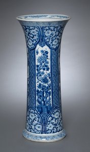 مزهرية مع غطاء ، 1662-1722 بواسطة اسرة تشينغ الصينية