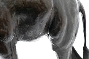 زرافة كبيرة برأس منخفض ، على غرار 1909-10 ، مصبوبة قبل عام 1913 (برونزية) (انظر أيضًا 3084917-43) بواسطة رامبرانت بوجاتي