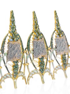 سوار Art Nouveau &39;Speedwell&39; ، c1900 (زجاج ومينا وذهبي) بواسطة رينيه جول لاليك