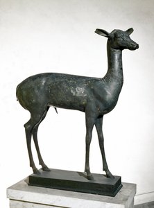 الغزلان (نحت برونزي بواسطة رواية
