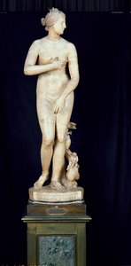 Medici Venus ، نسخة من الأصل الهلنستي بقلم براكسيتيليس (c.370-330 قبل الميلاد) (رخام)