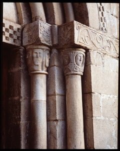 عواصم الكنيسة بواسطة رومانيسك