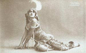 فيرا فوكينا في شهرزاد بواسطة مصور روسي
