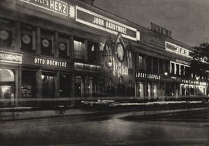 برلين: Augusta Viktoria-Platz (b / w photo) بواسطة ساشا ستون