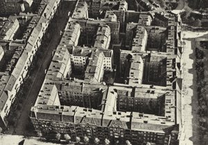 برلين: برلينر ميتسكاسيرنين ؛ منازل المسكن القديم (صورة b / w) بواسطة ساشا ستون