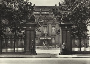 Berlin: Reichsprasidenten-Palais; Residence of the President of the Republic (b/w photo) بواسطة ساشا ستون
