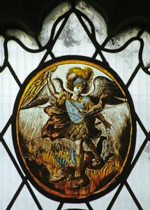 Roundel: St Michael (زجاج ملون)