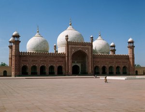 مسجد بادشاهي الملكي بواسطة المدرسة الباكستانية