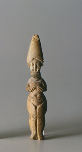 تمثال صغير بقبعة طويلة ، من سوسة ، إيران ، القرنين الرابع والسادس الميلادي (عظم) بواسطة المدرسة الساسانية