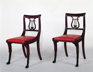كراسي جانبية من Duncan Phyfe Workshop، 1810-20 (mahogany) بواسطة المدرسة الاسكتلندية