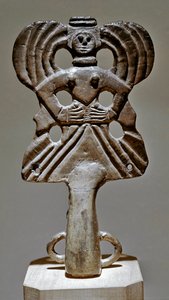 Art Scythian (حضارة محشوش أو سكيثيا): زخرفة دبابة برونزية من أوكرانيا ، القرنين الخامس والثالث قبل الميلاد. سانت بطرسبرغ ، متحف الارميتاج بواسطة السيثيان