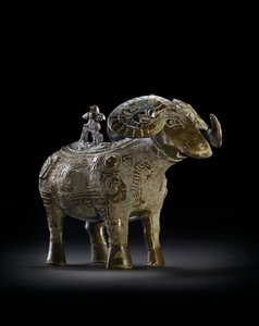 إناء نبيذ طقسي على شكل كبش ، غونغ (برونزي) بواسطة اسرة شانغ الصينية