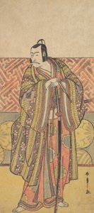 Ichikawa Danjuro V بدور Kudo Suketsune ، بملابس غنية ، متكئًا على سيفه ، أواخر القرن الثامن عشر. بواسطة شونشو