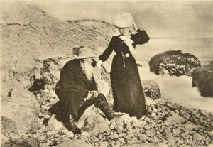 المؤلف الروسي ليو تولستوي وزوجته صوفيا على البحر الأسود ، القرم ، روسيا ، 1902