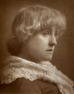 ماري إيستليك ، ممثلة بريطانية ، 1883 بواسطة شركة سانت جيمس للتصوير الفوتوغرافي