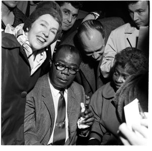 لويس أرمسترونج بواسطة 