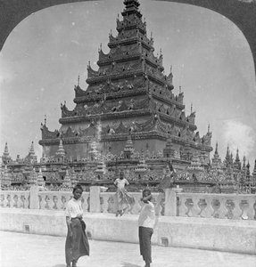 Arakan Pagoda ، ماندالاي ، بورما ، 1908. بواسطة شركة السفر ستيريو