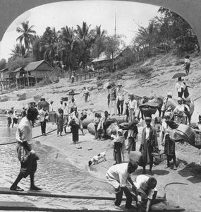 ركاب يركبون سفينة بخارية إيراوادي ، مدى ، رانغون ، بورما ، 1908