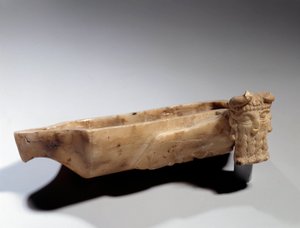 فن بلاد ما بين النهرين: مصباح مزين بثور ذكري (في الباتري) من العصر السومري (حوالي 2400 قبل الميلاد). باريس ، متحف اللوفر بواسطة مدرسة بلاد الرافدين السومرية
