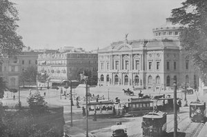 جنيف ، ساحة نوف والمسرح (صورة b / w) بواسطة المصور السويسري