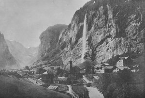 Lauterbrunnen ، Cascade du Staubbach (b / w photo) بواسطة المصور السويسري