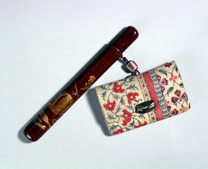 حقيبة التبغ وحامل الأنابيب ، ياباني ، القرن التاسع عشر بواسطة Taishin Ikeda