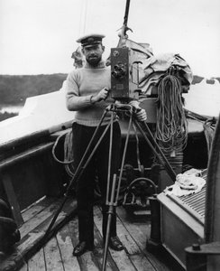 GH Wilkins عند عودته من البعثة في The Quest مع السير Ernest Shackleton ، بليموث ، 16 سبتمبر 1922
