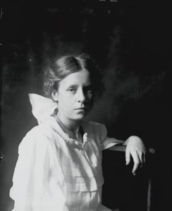 روث هاردينج ، ج. 1903. بواسطة توماس إيكنز
