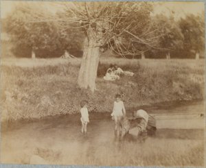 [ثلاثة أطفال وكلب يلعبان في الخور ، 4 يوليو 1883] ، 1883 ، 1883. بواسطة توماس إيكنز