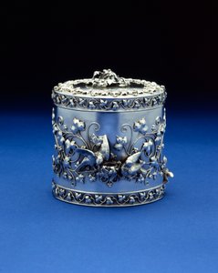 صندوق أسطواني من تصميم Tiffany & Co ، 1870-185 (فضي) بواسطة تيفاني وشركاه