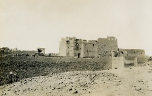 دير القديس سمعان، من الخارج من الشرق، أسوان، مصر، صورة لأوغو مونيريه دي فيلارد