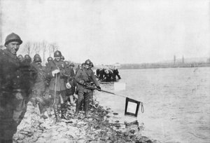 القسم المغربي الثاني يغسل أعلامه في الراين ، هونينج ، الألزاس ، فرنسا ، 21 نوفمبر 1918 بواسطة غير معروف